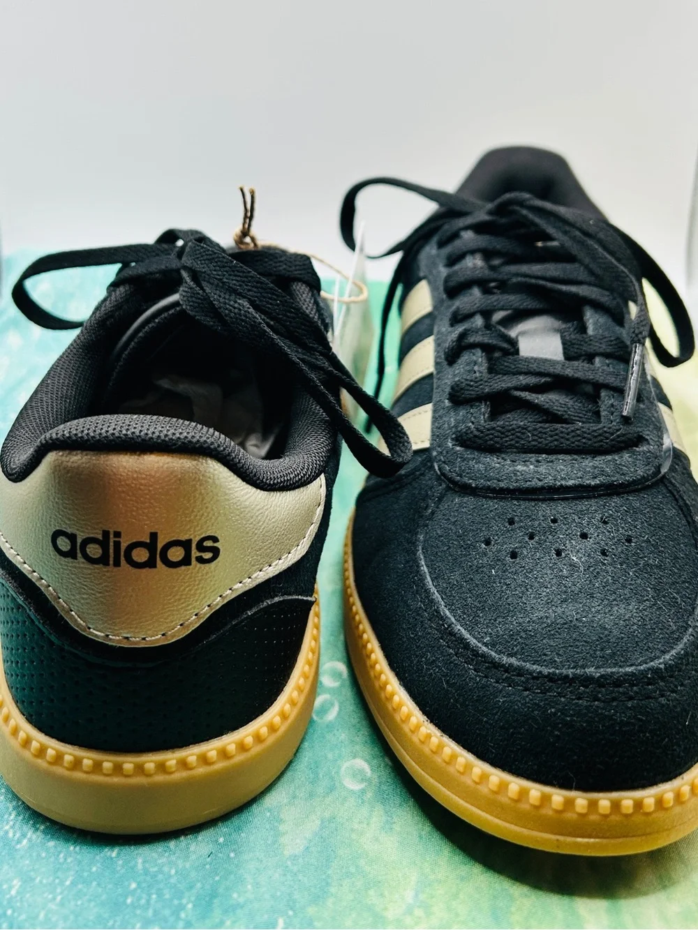 Adidas Breaknet Sleek NIB Black and Gold Low-Top Athletic Sneakers Size 6 Women